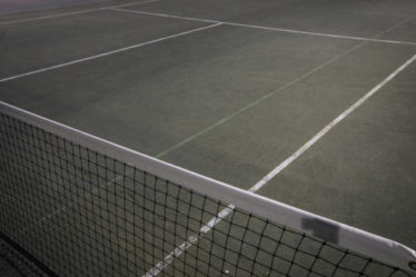 Construction d'un court de tennis en béton poreux à toulon