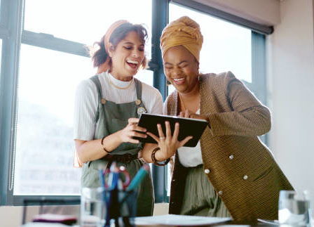 Une campagne de publicité LinkedIn Lyon performante ne repose pas uniquement sur un bon ciblage ou un visuel impactant.