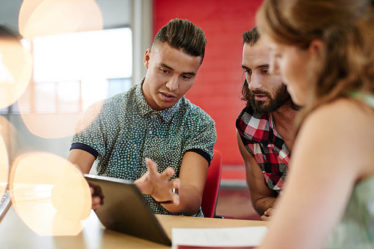 Le succès d’une publicité LinkedIn Lyon repose aussi fortement sur la qualité du contenu diffusé. En effet, les professionnels recherchent