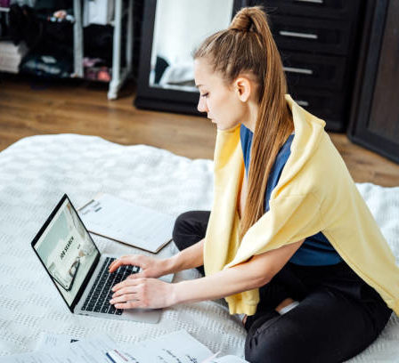 La troisième tendance concerne la construction d’une image d’autorité régionale. En effet, les entreprises qui réussissent leur publicité LinkedIn Lyon