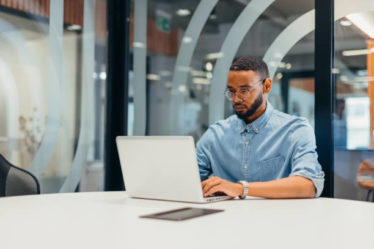 Dans ce contexte, une vidéo marque employeur Lyon devient un vecteur puissant pour valoriser la culture d’entreprise, les équipes