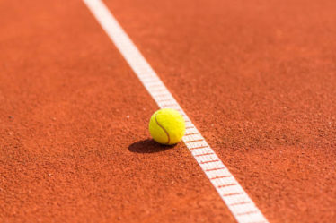 construction court de tennis en terre battue à Angers
