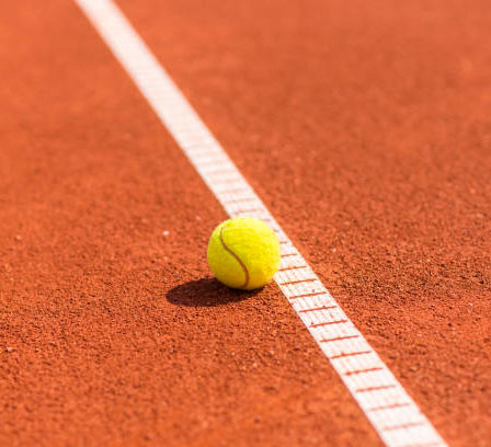 construction court de tennis en terre battue à Angers
